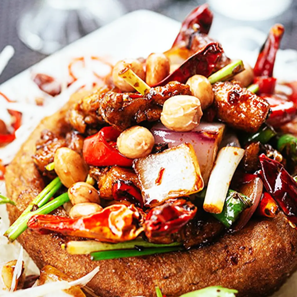 Kung Pao Diced Chicken In Yam Ring - 佛钵宫保鸡丁