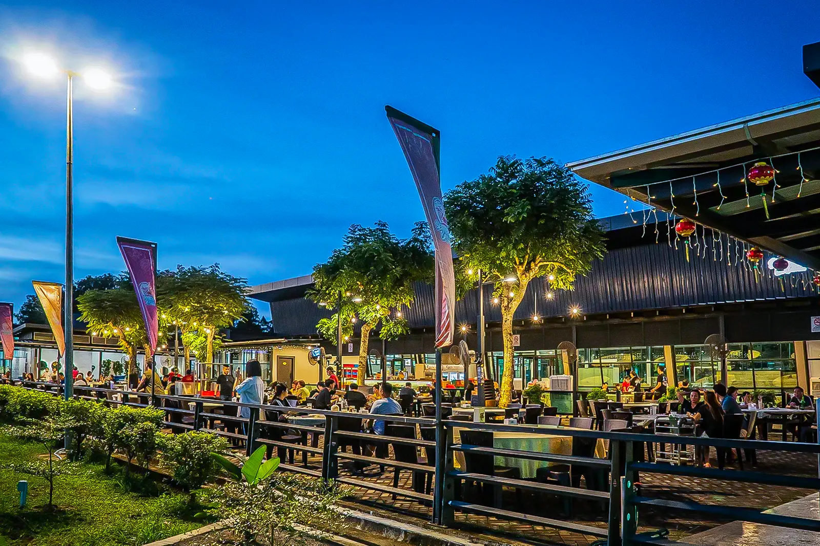 Open air dining area of Senibong Bay Seafood Restaurant